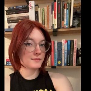 Meet your Posher, Caitlin